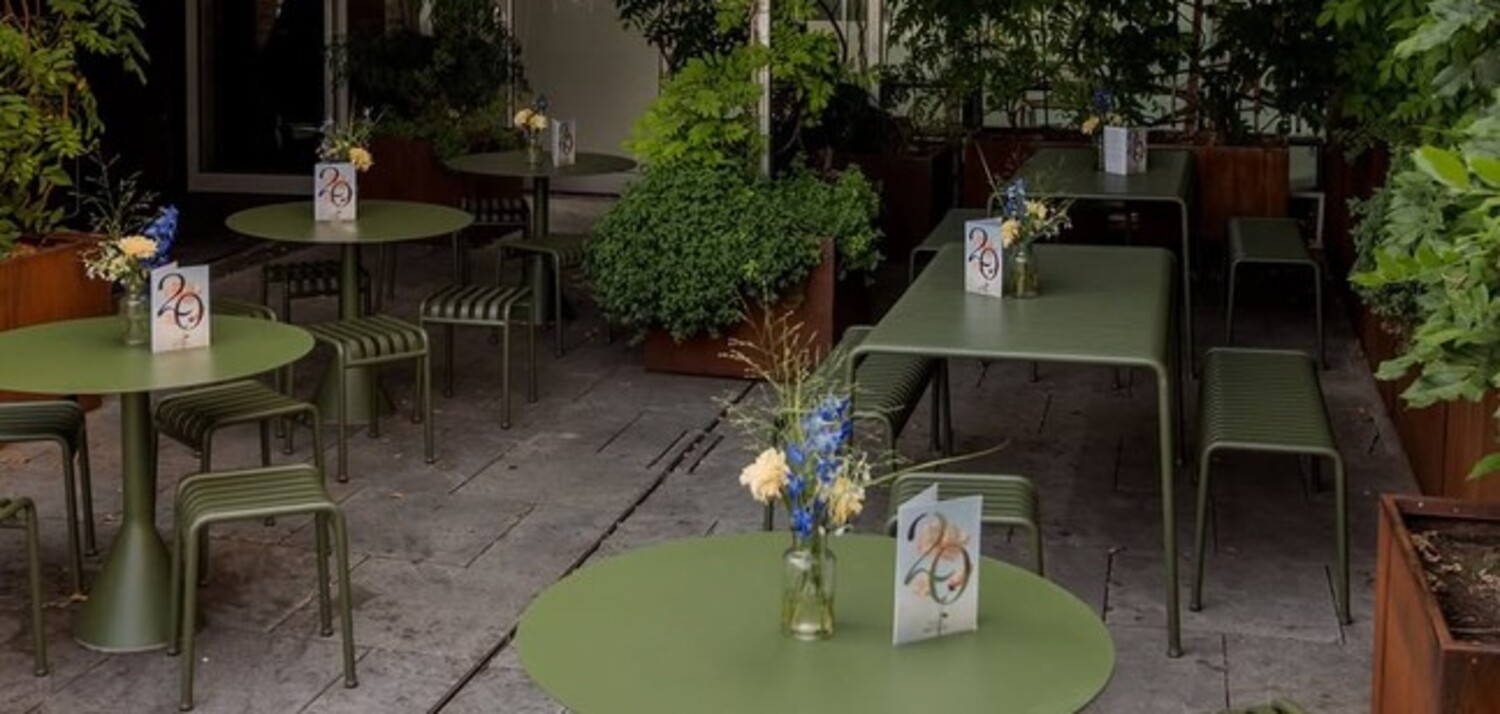 Waranga Bar & Clublounge outdoor seating area