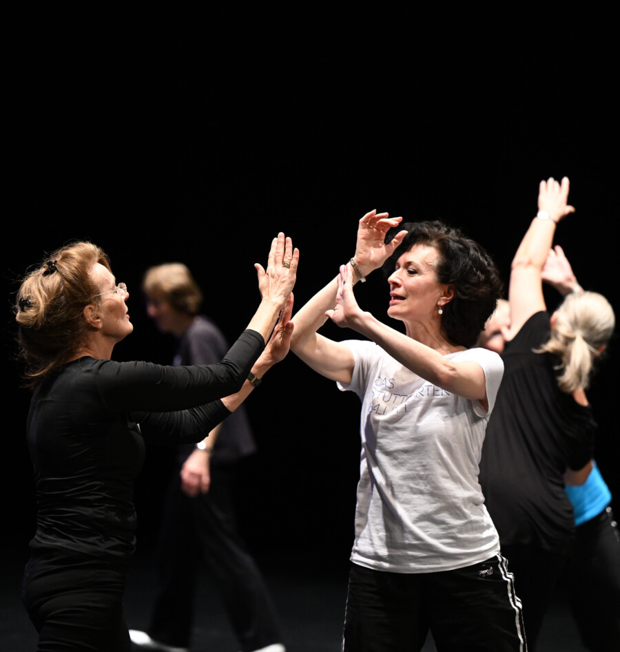 Sonia Santiago dancing with other Women