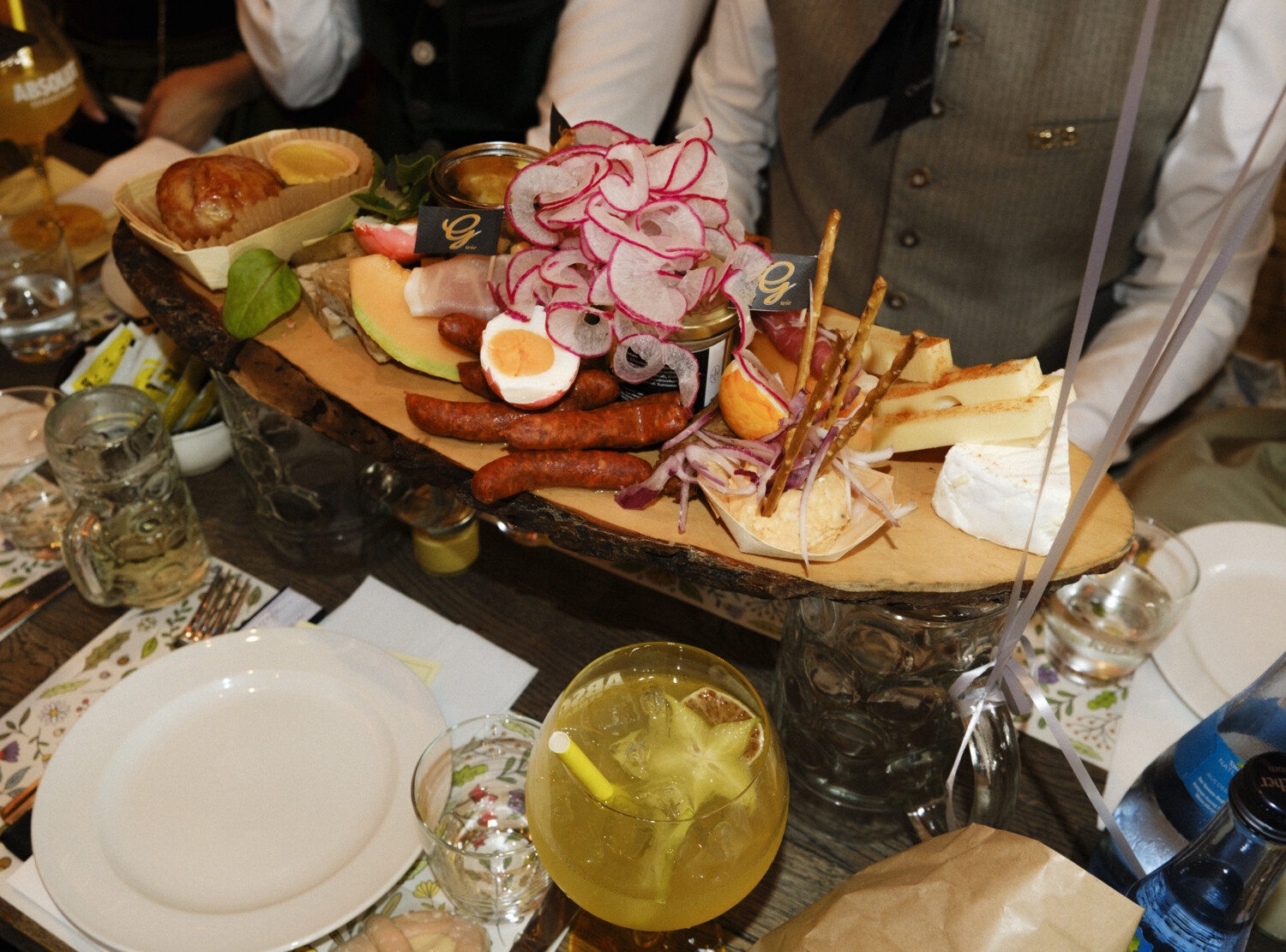 Table with beer, food and softdrinks