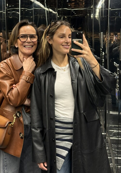 Spiegelbild von Petra Luise und Emilia Br&auml;utigam
